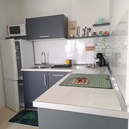 Sixtwelve Apartment