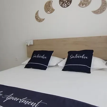 Sixtwelve Apartment *
