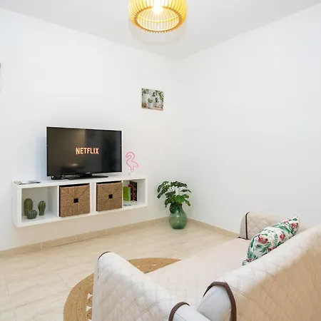 Sixtwelve Apartment